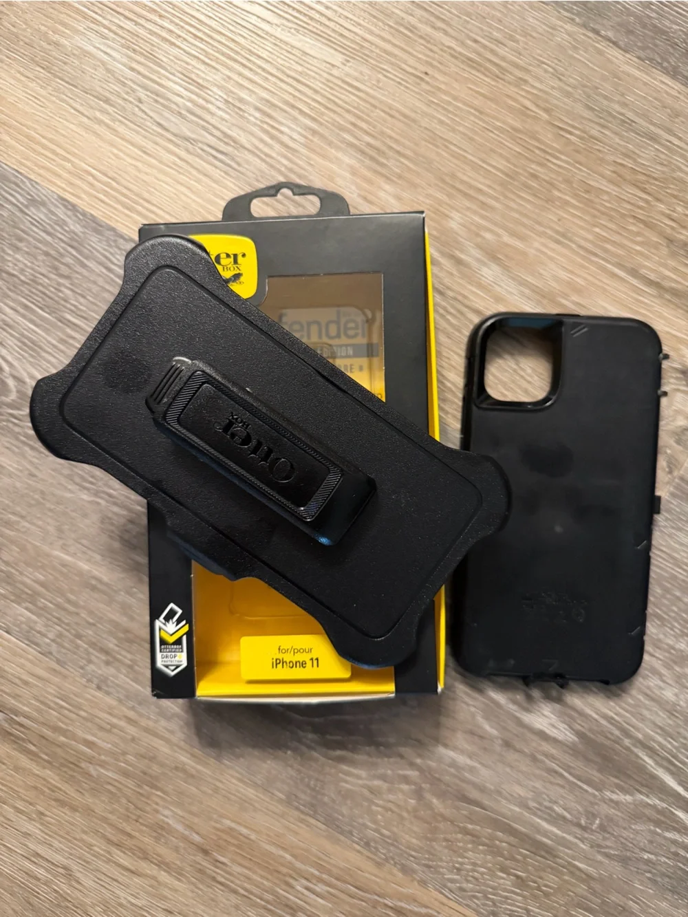 OtterBox Defender Series Black iPhone 11 Holster Belt Clip New
